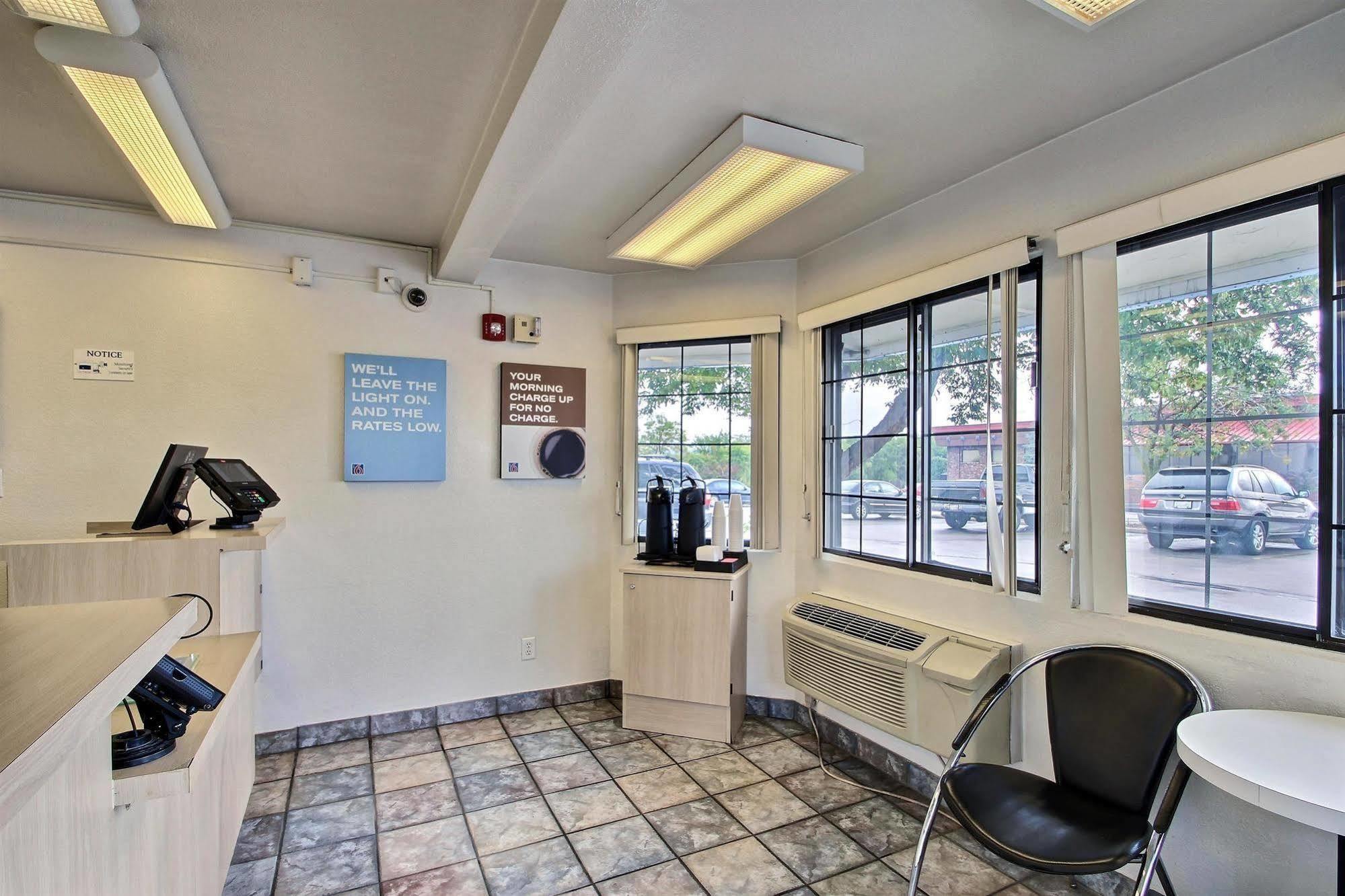 Motel 6 Milwaukee West - Brookfield Luaran gambar