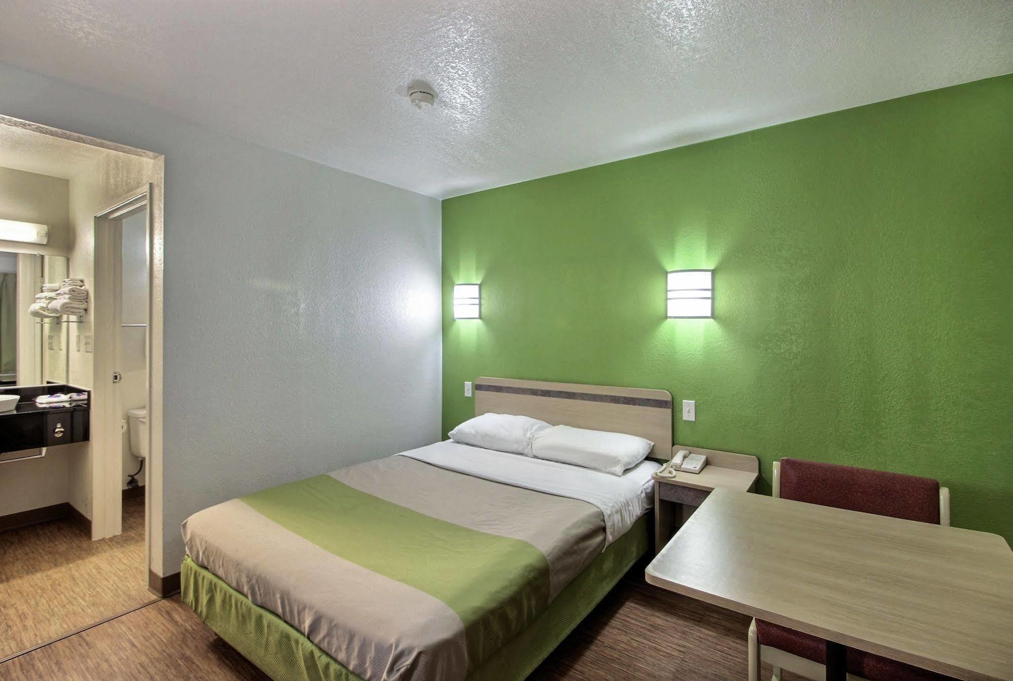 Motel 6 Milwaukee West - Brookfield Luaran gambar