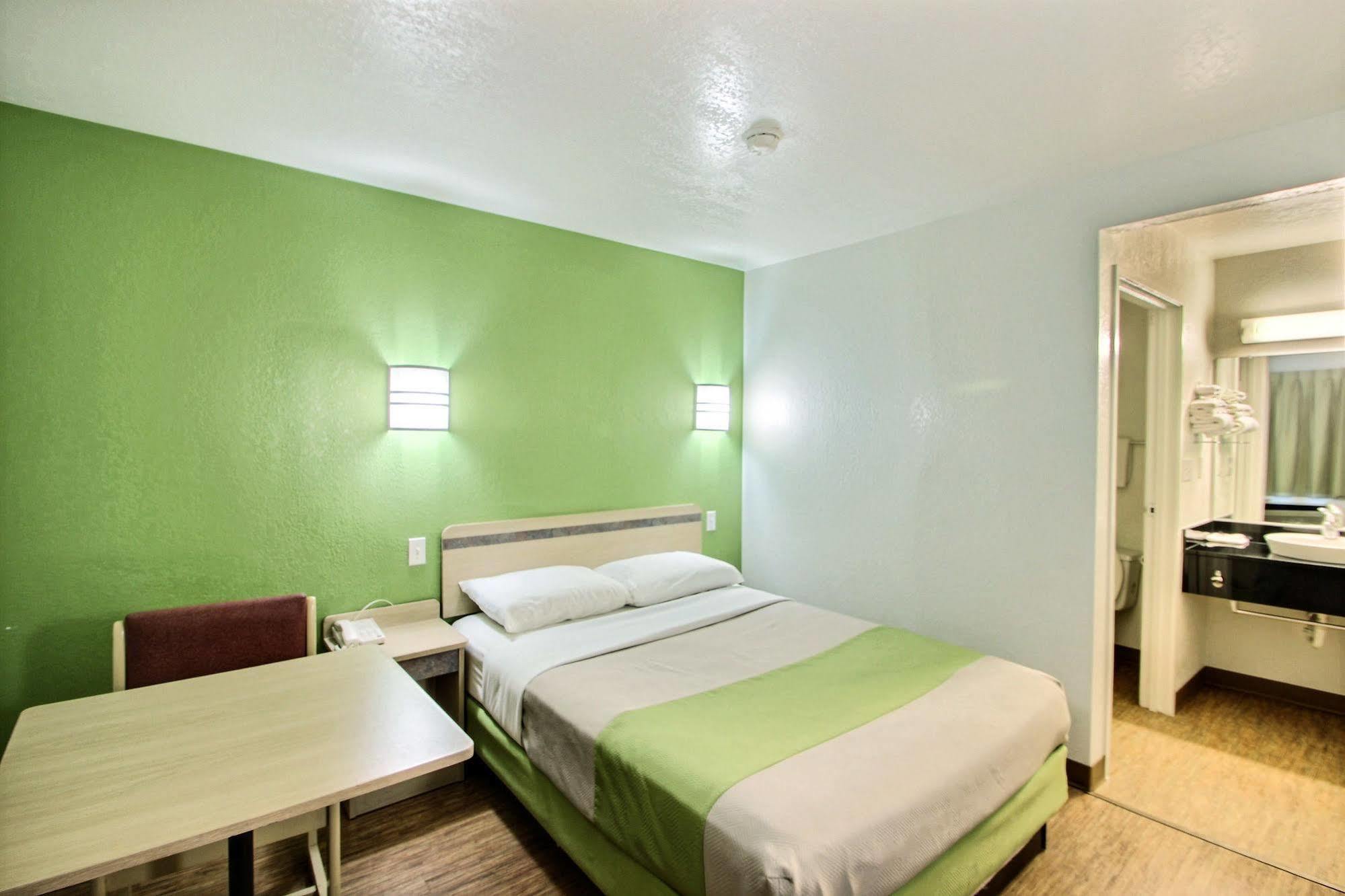 Motel 6 Milwaukee West - Brookfield Luaran gambar