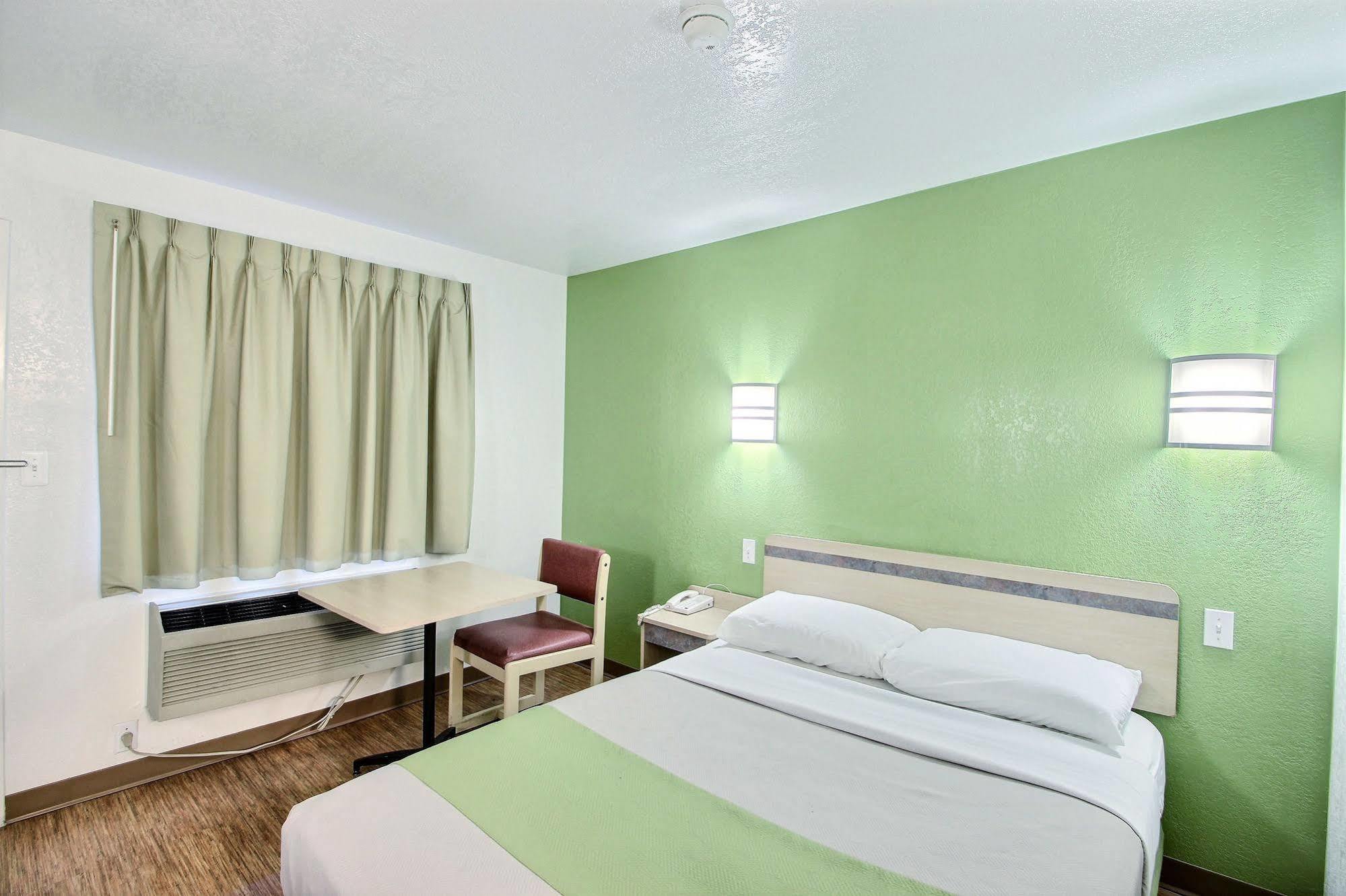 Motel 6 Milwaukee West - Brookfield Luaran gambar