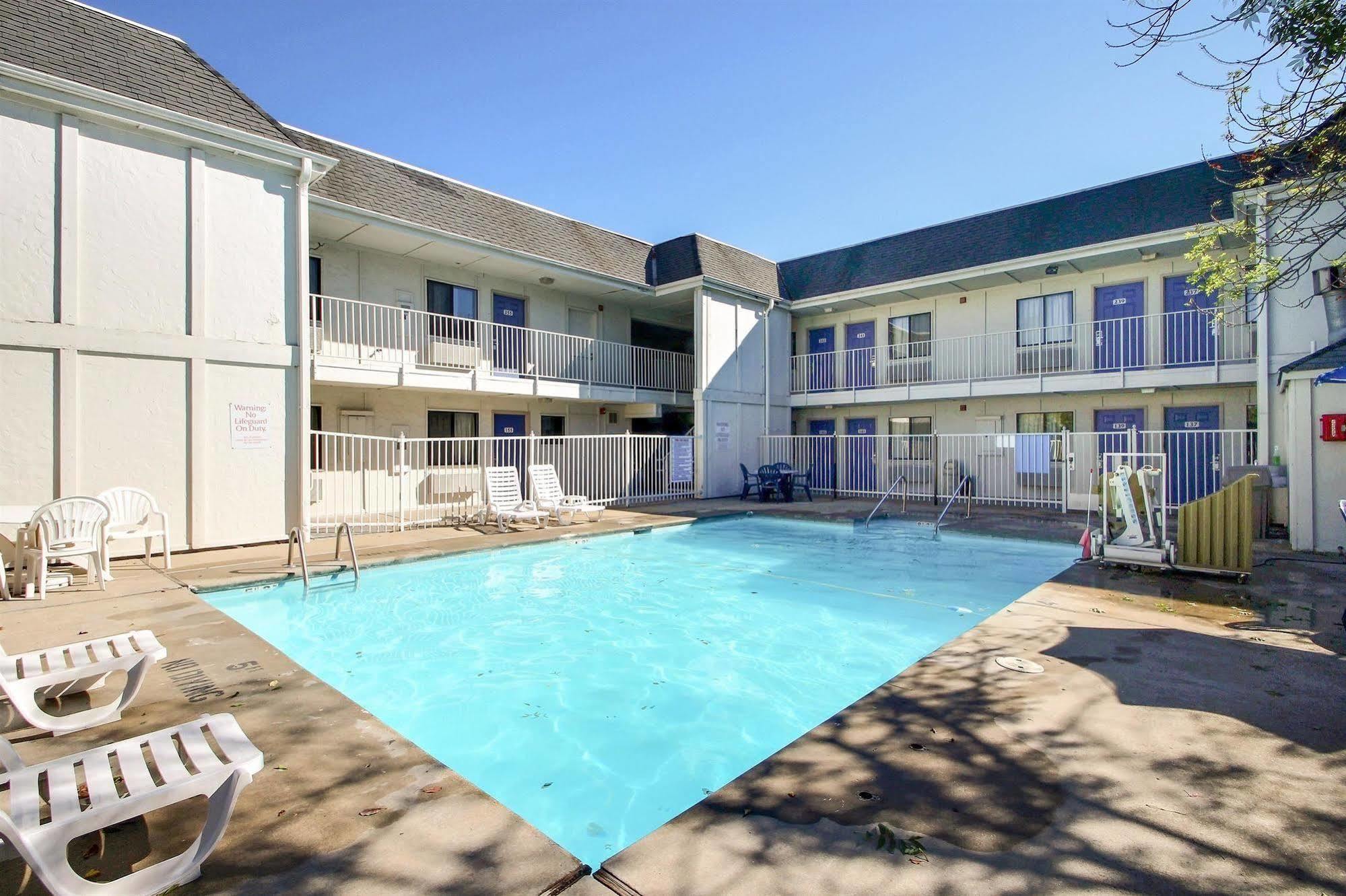 Motel 6 Milwaukee West - Brookfield Luaran gambar